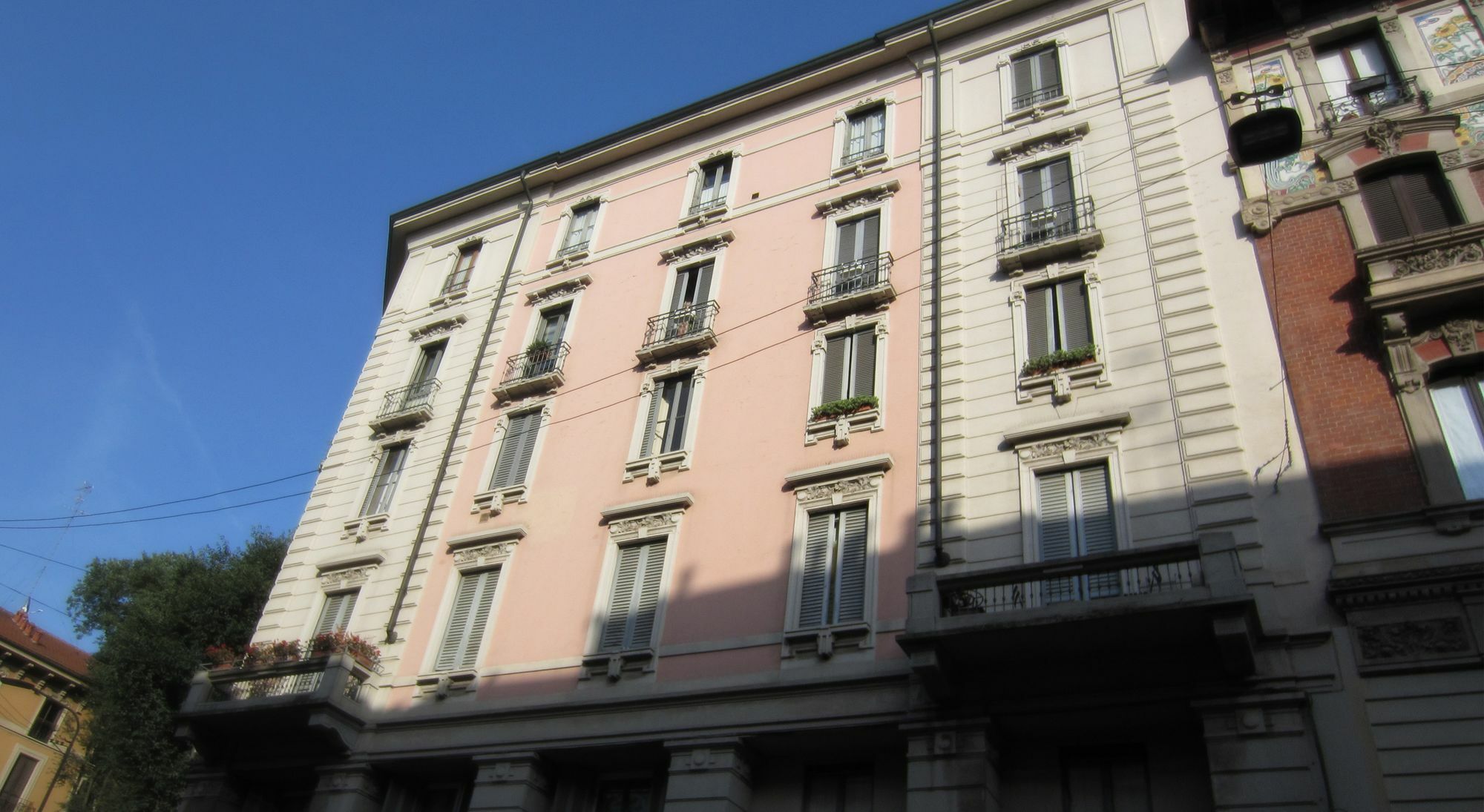 Fil Rouge Lägenhet Milano Exteriör bild